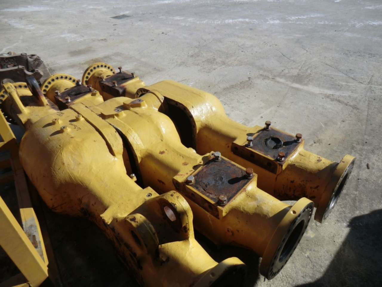 Caterpillar 735 ALLOGGIAMENTO ASSALE POSTERIORE - Tagatelg - Ehitusmasinad: pilt 3 Caterpillar 735 ALLOGGIAMENTO ASSALE POSTERIORE - Tagatelg - Ehitusmasinad: pilt 3