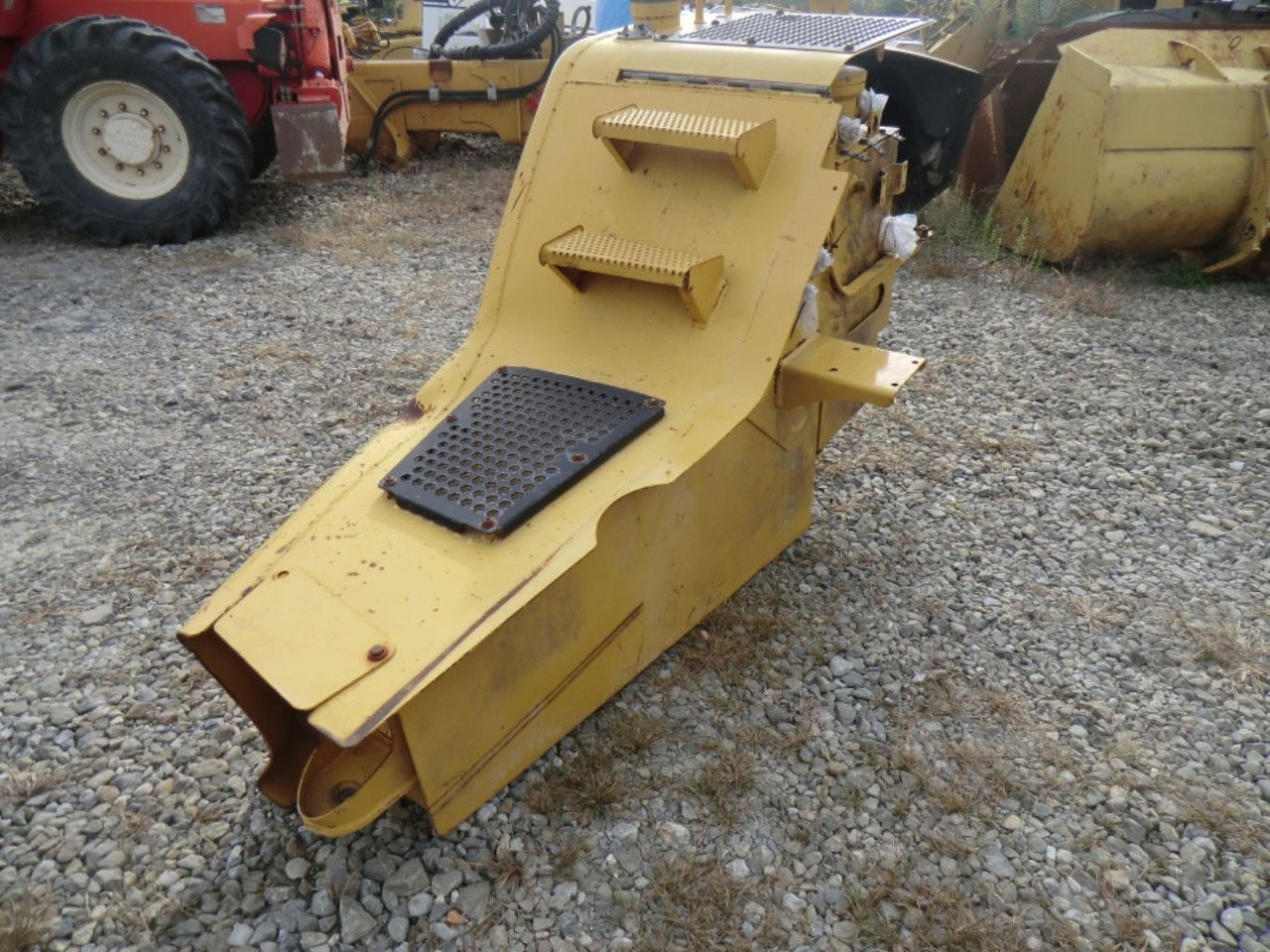 Caterpillar 735 Serbatoio gasolio - Kütusepaak - Ehitusmasinad: pilt 5 Caterpillar 735 Serbatoio gasolio - Kütusepaak - Ehitusmasinad: pilt 5