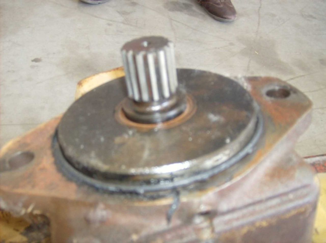 Caterpillar 826C Pompa idraulica di sterzo e movimentazione lama - Hüdrauliline pump - Ehitusmasinad: pilt 3 Caterpillar 826C Pompa idraulica di sterzo e movimentazione lama - Hüdrauliline pump - Ehitusmasinad: pilt 3
