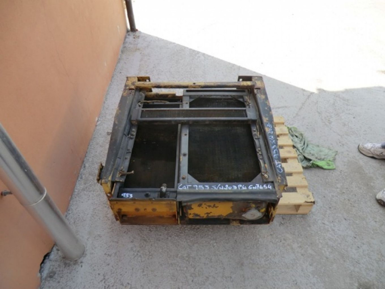Caterpillar 953 RADIATORE ACQUA - Radiaator - Ehitusmasinad: pilt 1 Caterpillar 953 RADIATORE ACQUA - Radiaator - Ehitusmasinad: pilt 1