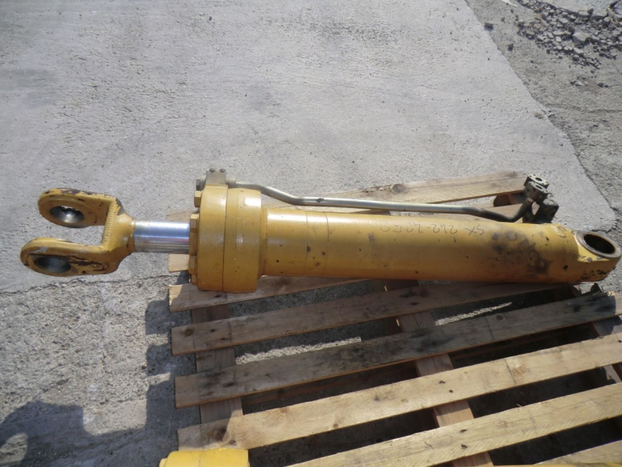 Caterpillar 962H Cilindro di sollevamento SX - Hüdrauliline silinder - Ehitusmasinad: pilt 1 Caterpillar 962H Cilindro di sollevamento SX - Hüdrauliline silinder - Ehitusmasinad: pilt 1