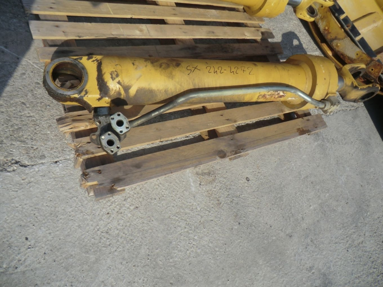 Caterpillar 962H Cilindro di sollevamento SX - Hüdrauliline silinder - Ehitusmasinad: pilt 2 Caterpillar 962H Cilindro di sollevamento SX - Hüdrauliline silinder - Ehitusmasinad: pilt 2