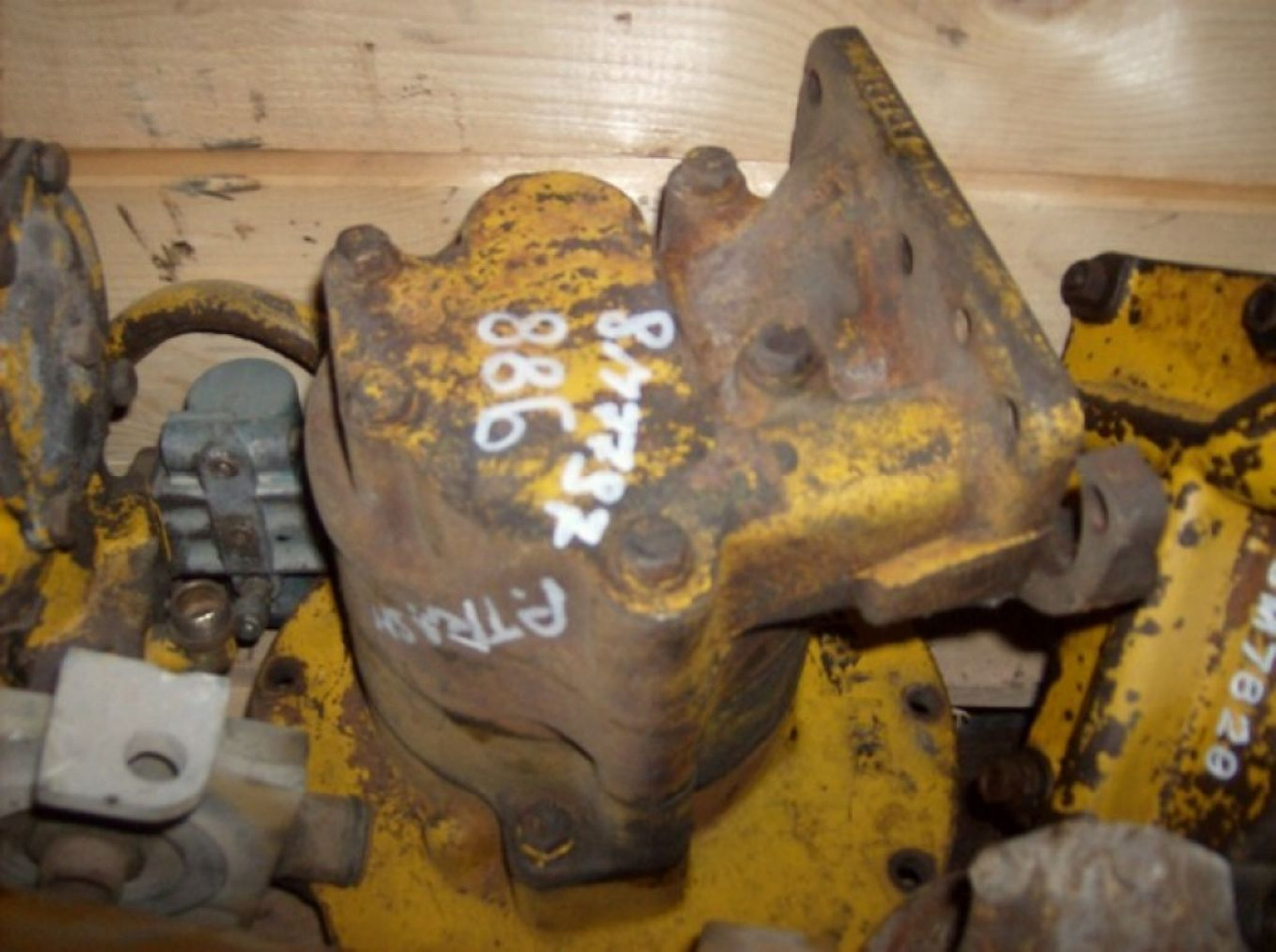Caterpillar 988 POMPA DI TRASMISSIONE - Hüdrauliline pump - Ehitusmasinad: pilt 3 Caterpillar 988 POMPA DI TRASMISSIONE - Hüdrauliline pump - Ehitusmasinad: pilt 3