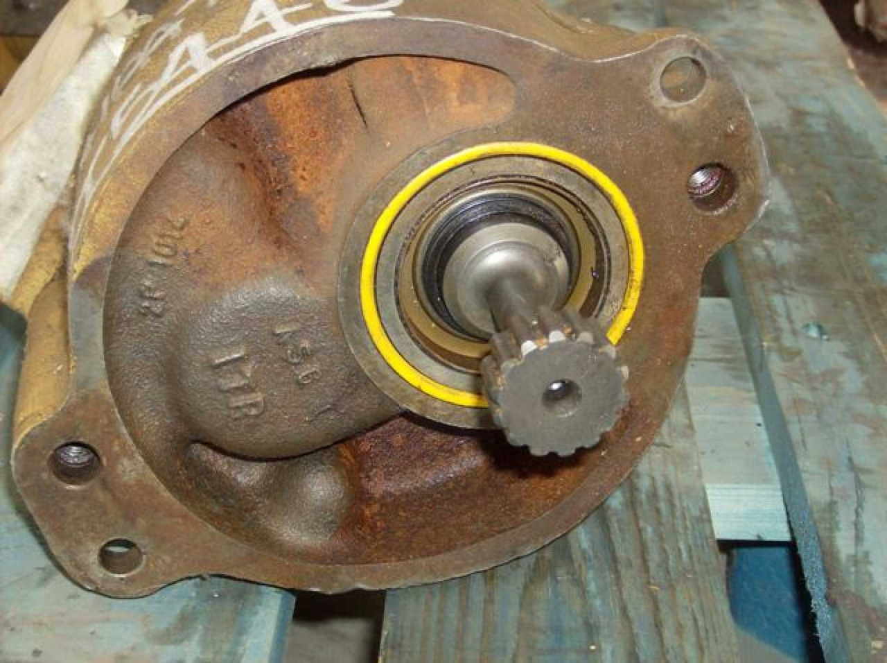 Caterpillar 988F II Pompa trasmissione - Hüdrauliline pump - Ehitusmasinad: pilt 2 Caterpillar 988F II Pompa trasmissione - Hüdrauliline pump - Ehitusmasinad: pilt 2