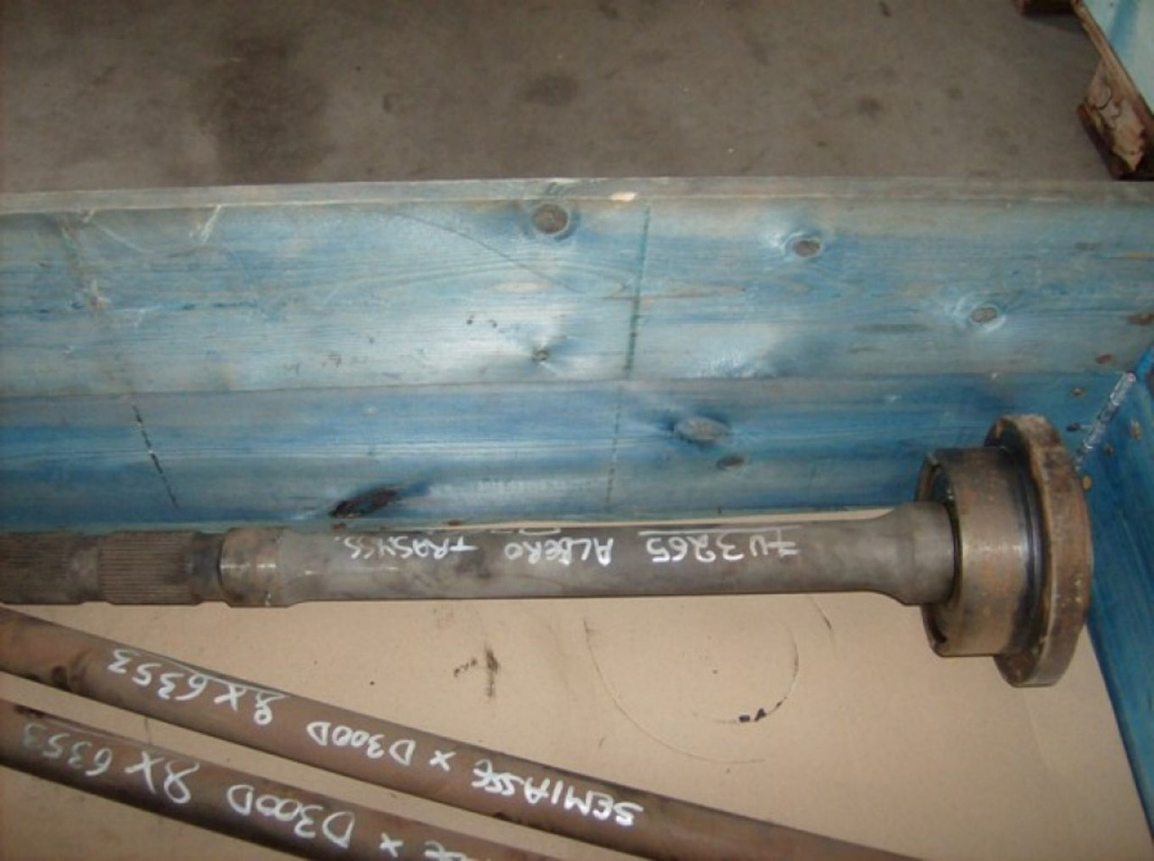 Caterpillar D300D ALBERO TRASMISSIONE - Veovõll - Ehitusmasinad: pilt 2 Caterpillar D300D ALBERO TRASMISSIONE - Veovõll - Ehitusmasinad: pilt 2