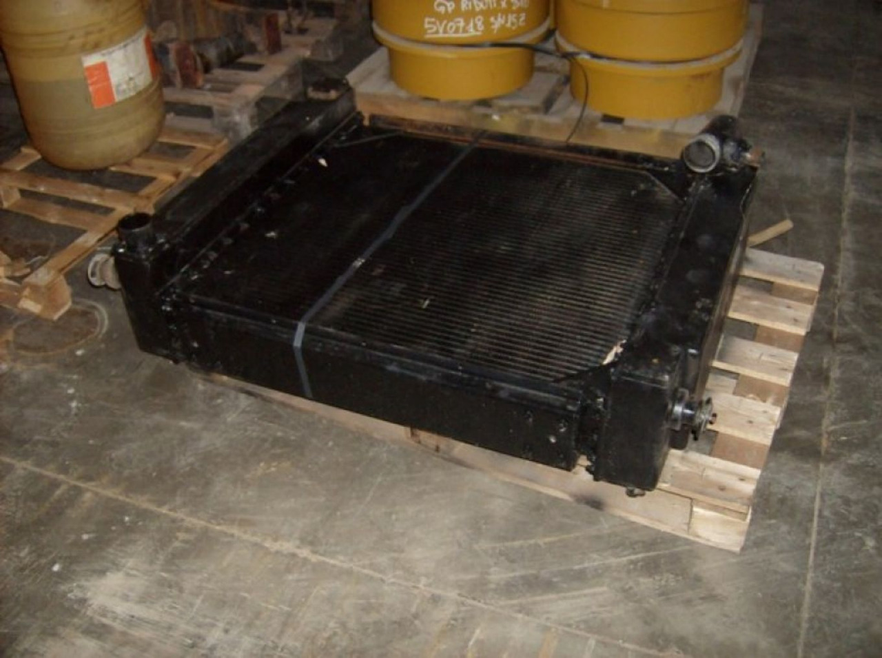 Caterpillar D300D GRUPPO RADIATORE - Radiaator - Ehitusmasinad: pilt 2 Caterpillar D300D GRUPPO RADIATORE - Radiaator - Ehitusmasinad: pilt 2