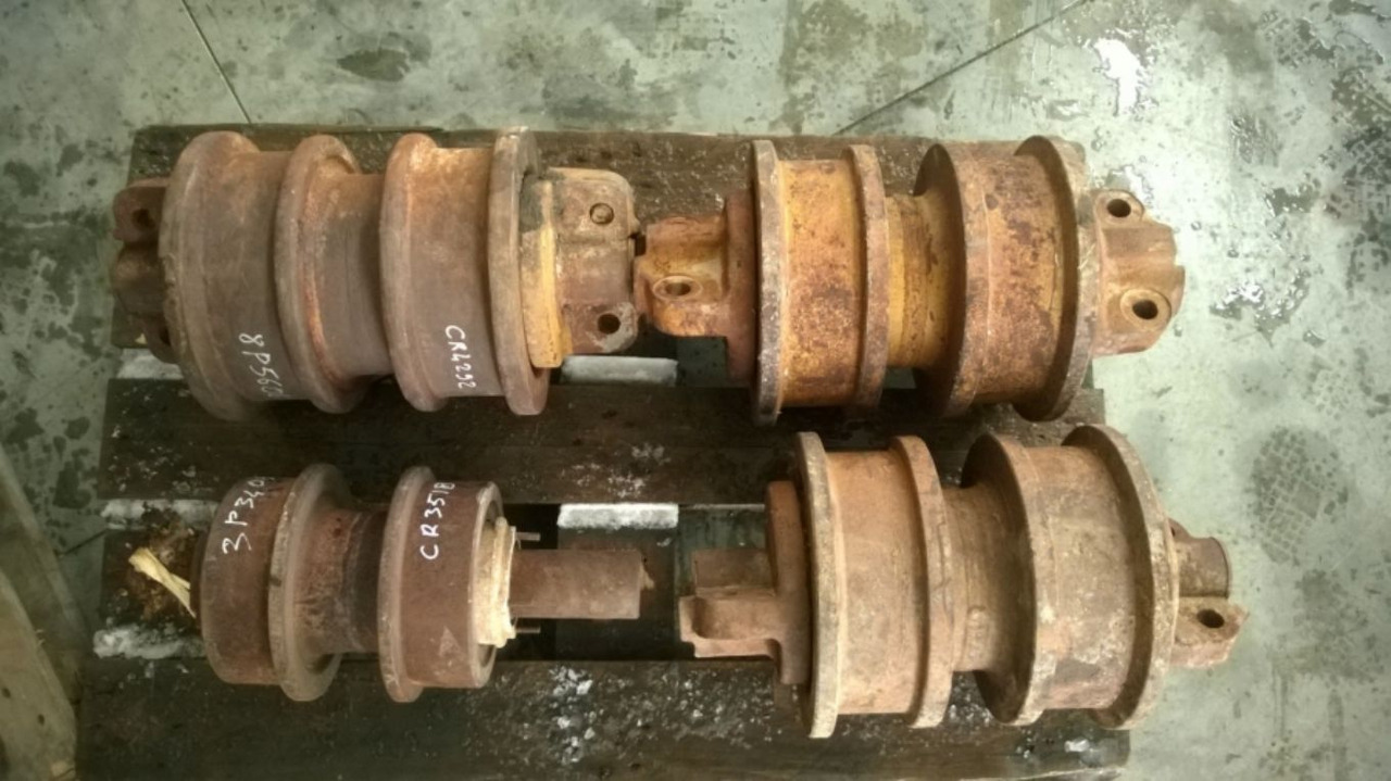 Caterpillar D9G D9H Rulli inferiori a doppia spalla. - Relsi vedaja - Ehitusmasinad: pilt 2 Caterpillar D9G D9H Rulli inferiori a doppia spalla. - Relsi vedaja - Ehitusmasinad: pilt 2