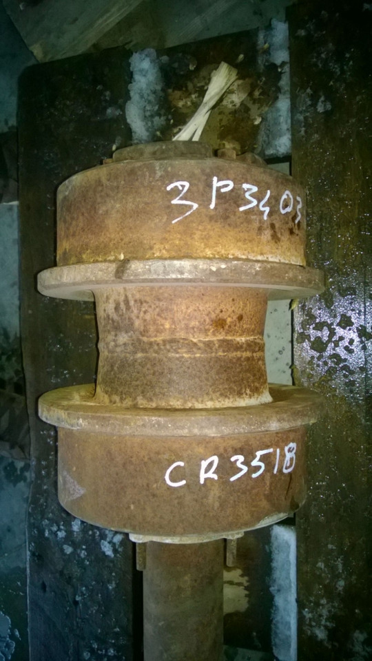 Caterpillar D9G D9H rullo superiore. - Relsi vedaja - Ehitusmasinad: pilt 3 Caterpillar D9G D9H rullo superiore. - Relsi vedaja - Ehitusmasinad: pilt 3