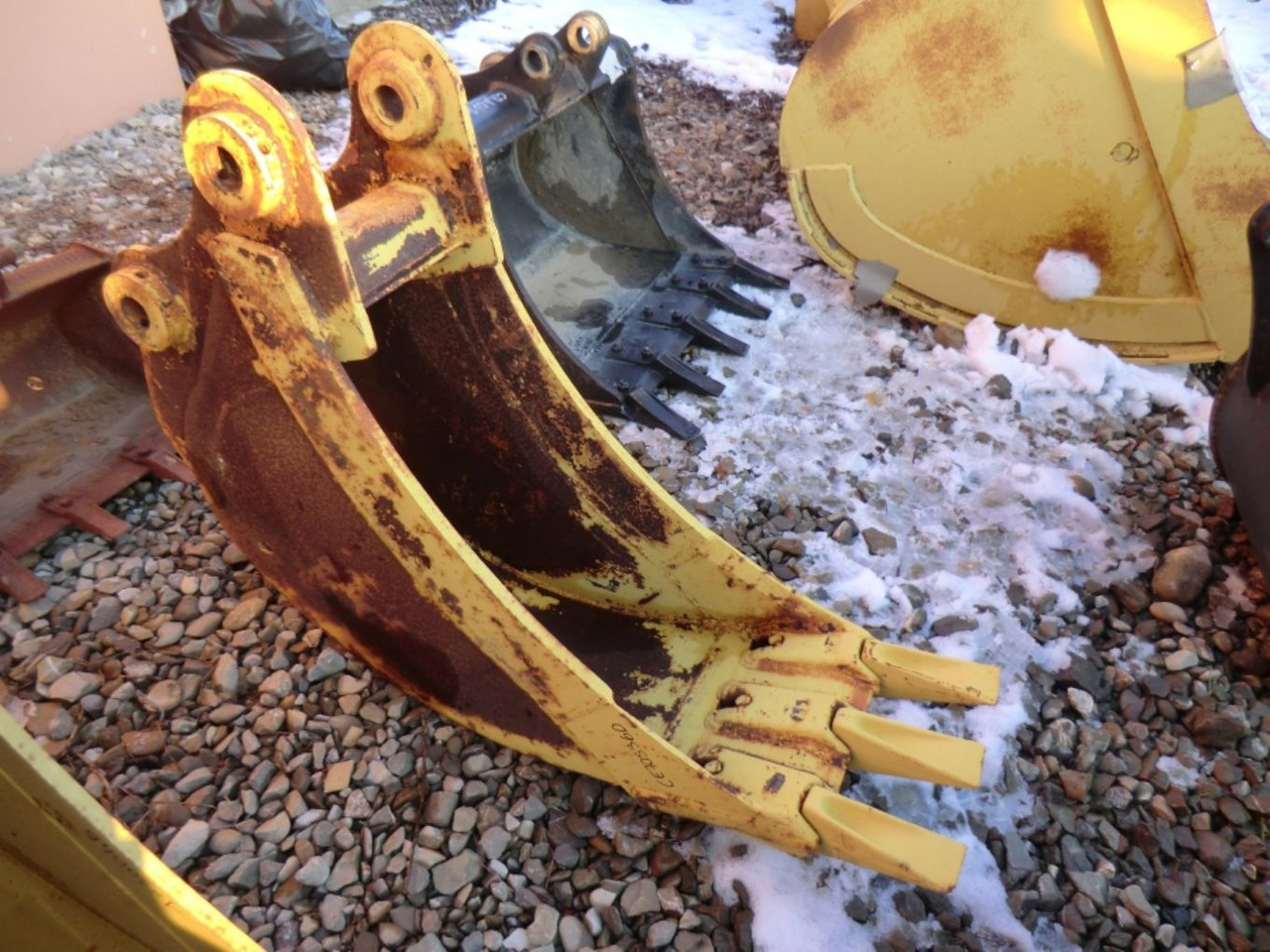 Caterpillar E70 Benna con denti, larghezza mm 350 - Ekskavaatori kopp: pilt 2 Caterpillar E70 Benna con denti, larghezza mm 350 - Ekskavaatori kopp: pilt 2