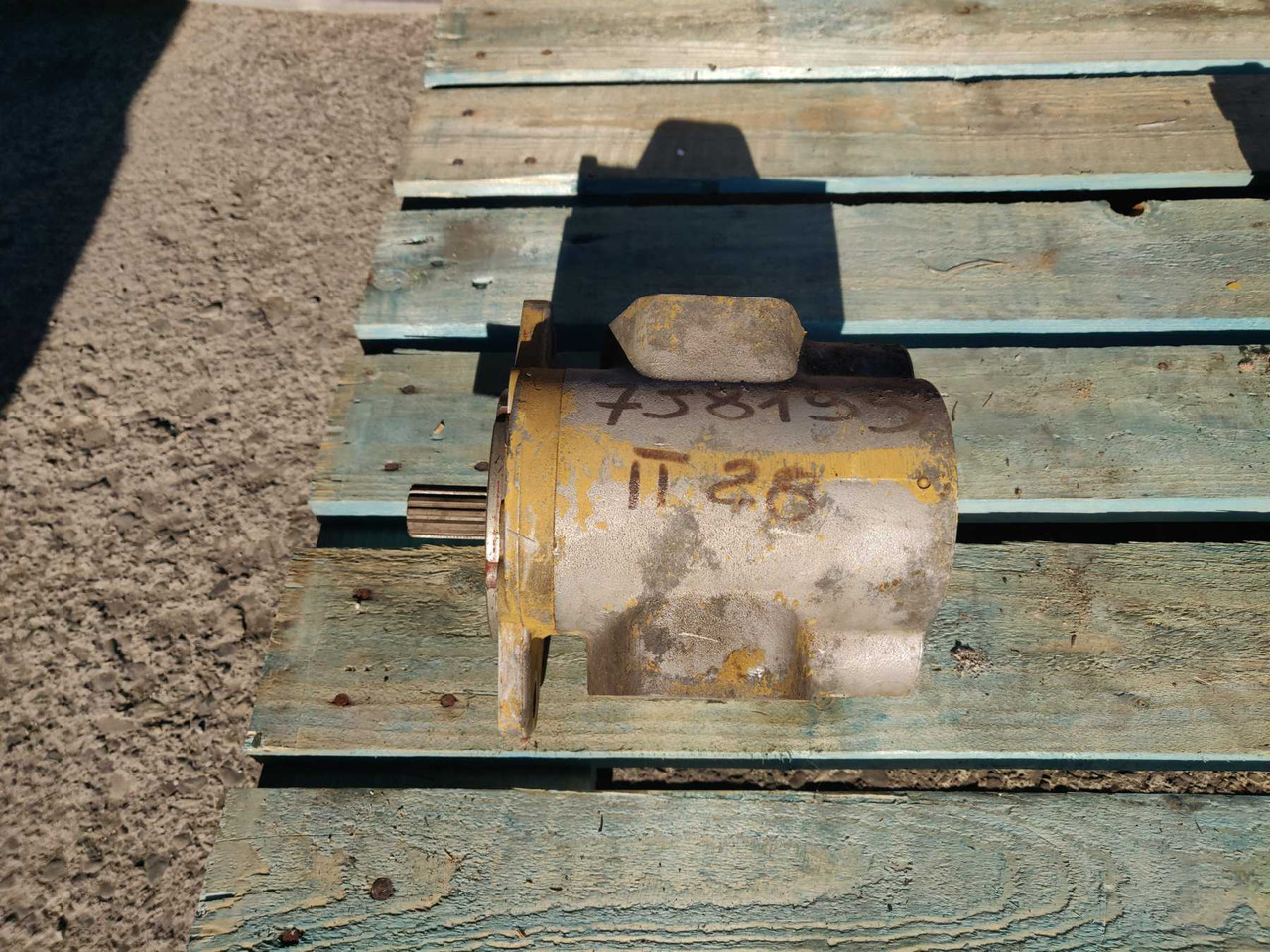 Caterpillar IT28B POMPA IDRAULICA - Hüdrauliline pump - Ehitusmasinad: pilt 1 Caterpillar IT28B POMPA IDRAULICA - Hüdrauliline pump - Ehitusmasinad: pilt 1