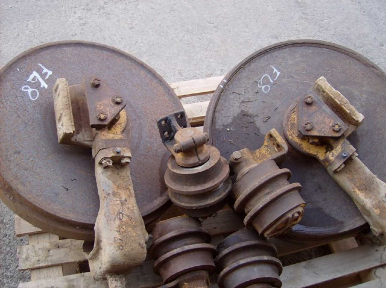 FIAT ALLIS FL8 2 RULLI SUPERIORI - Relsi vedaja - Ehitusmasinad: pilt 2 FIAT ALLIS FL8 2 RULLI SUPERIORI - Relsi vedaja - Ehitusmasinad: pilt 2