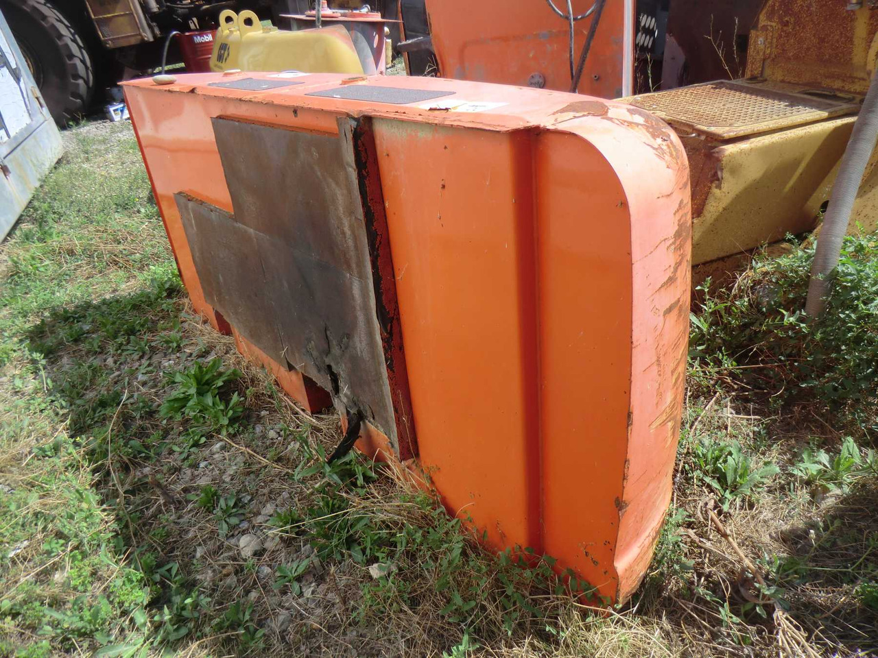 HITACHI ZX240 BAS CONTRAPPESO - Vastukaal - Ehitusmasinad: pilt 3 HITACHI ZX240 BAS CONTRAPPESO - Vastukaal - Ehitusmasinad: pilt 3