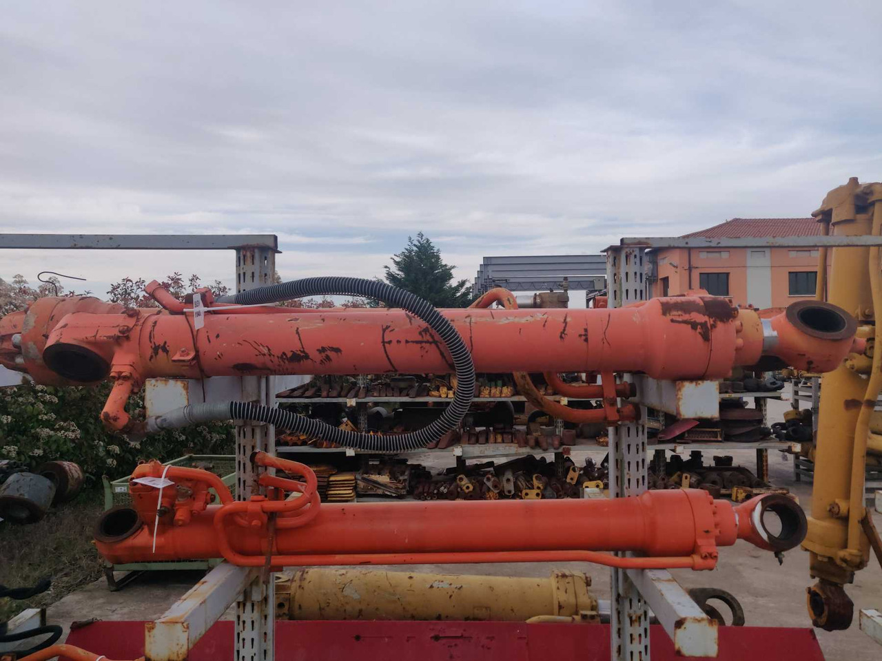HITACHI ZX240 BAS Cilindro benna - Hüdrauliline silinder - Ehitusmasinad: pilt 1 HITACHI ZX240 BAS Cilindro benna - Hüdrauliline silinder - Ehitusmasinad: pilt 1