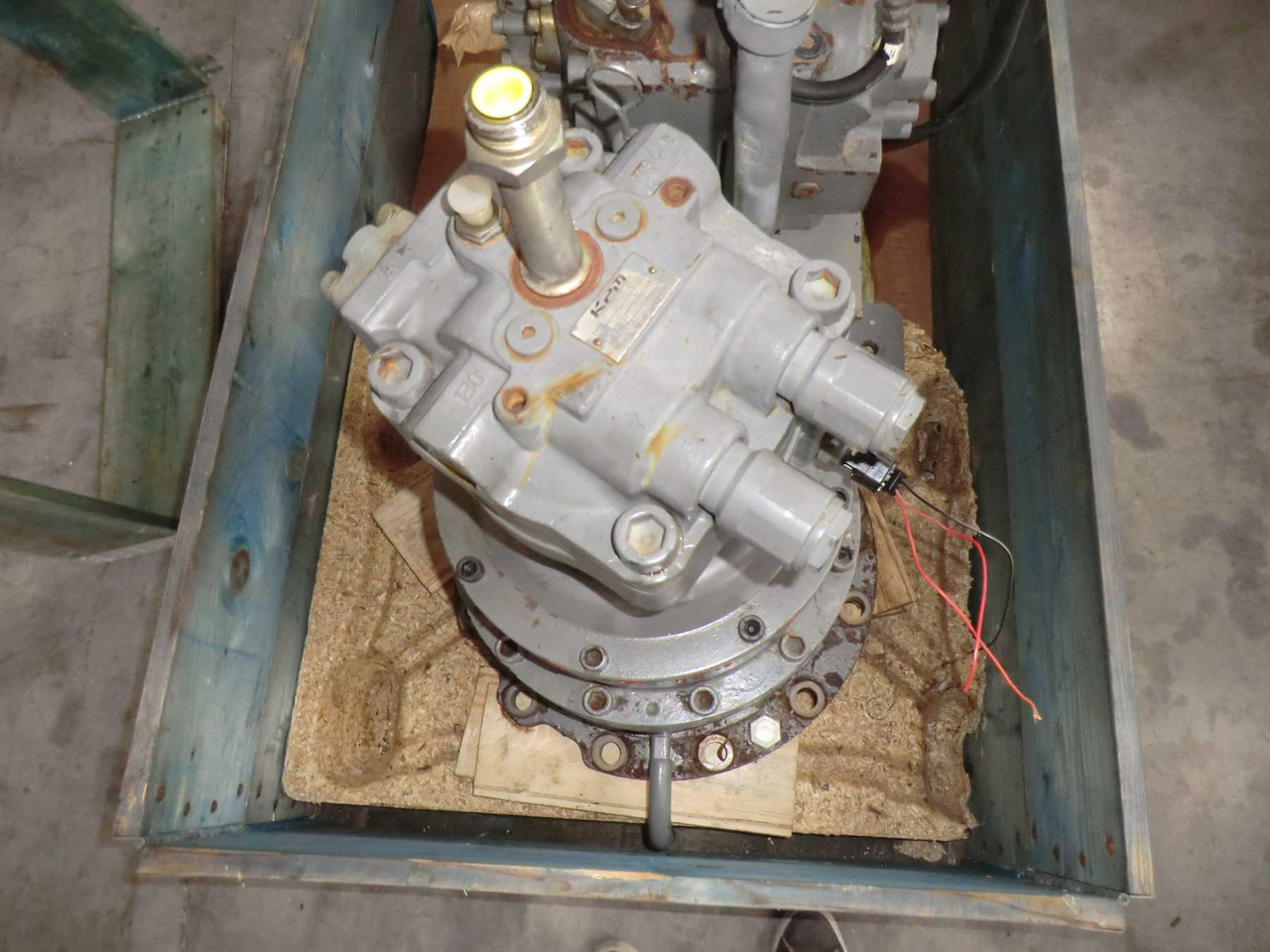 HITACHI ZX240 BAS RIDUTTORE DI ROTAZIONE APERTO E CONTROLLATO. - Jõuülekanne - Ehitusmasinad: pilt 5 HITACHI ZX240 BAS RIDUTTORE DI ROTAZIONE APERTO E CONTROLLATO. - Jõuülekanne - Ehitusmasinad: pilt 5