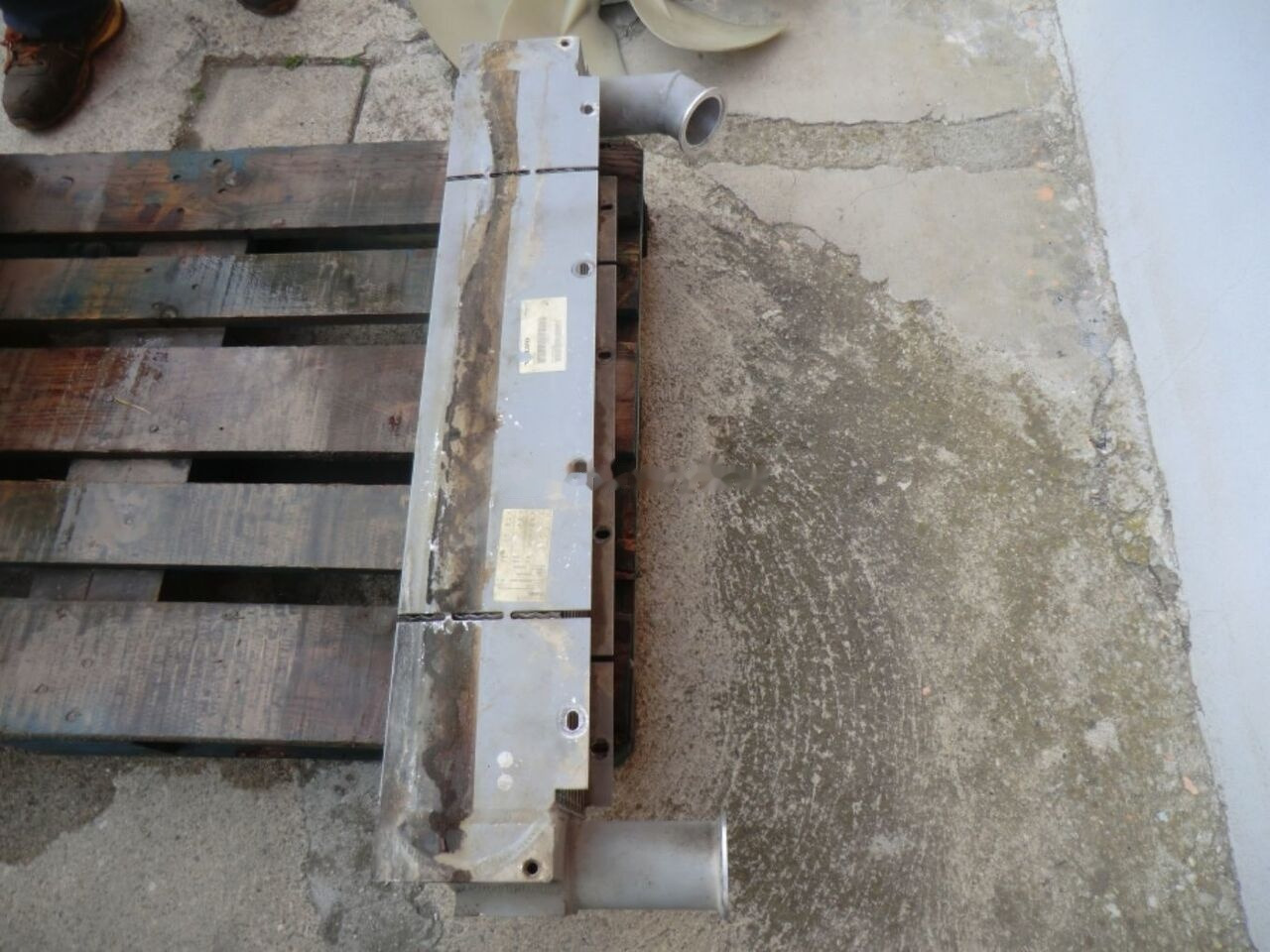 NL 120791 14548411 Volvo EC210C - Kondensaator - Ekskavaator: pilt 2 NL 120791 14548411 Volvo EC210C - Kondensaator - Ekskavaator: pilt 2