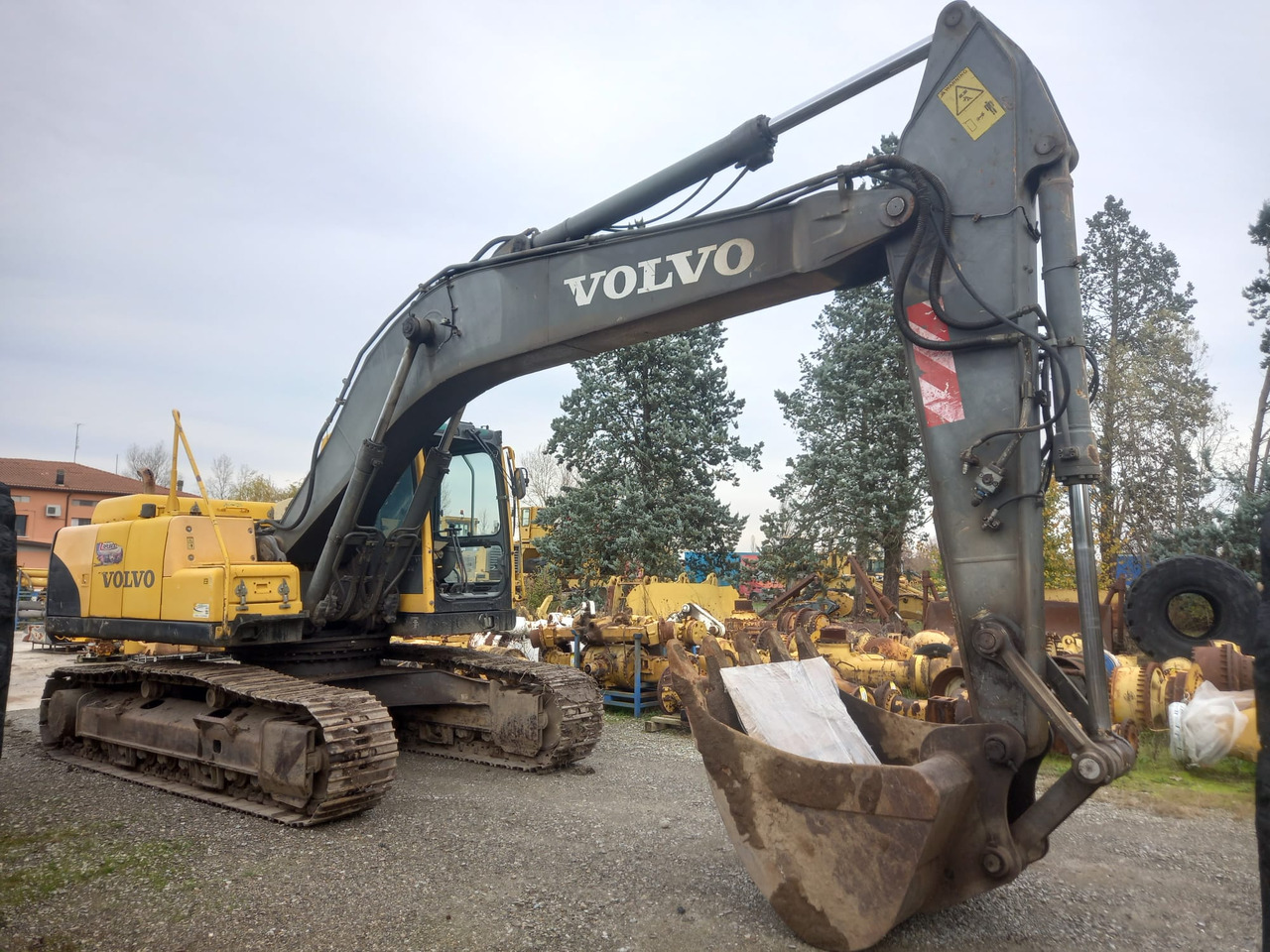 VOLVO EC210B NLC Escavatore cingolato usato in buone condizioni. - Lintekskavaator: pilt 1 VOLVO EC210B NLC Escavatore cingolato usato in buone condizioni. - Lintekskavaator: pilt 1