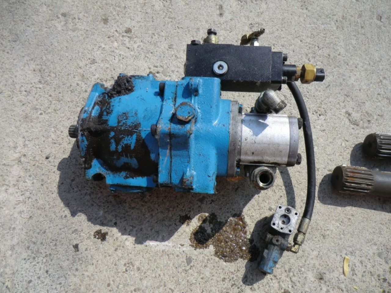 VOLVO L120C ALBERO, SENSORE E POMPA - Jõuülekanne - Ehitusmasinad: pilt 1 VOLVO L120C ALBERO, SENSORE E POMPA - Jõuülekanne - Ehitusmasinad: pilt 1