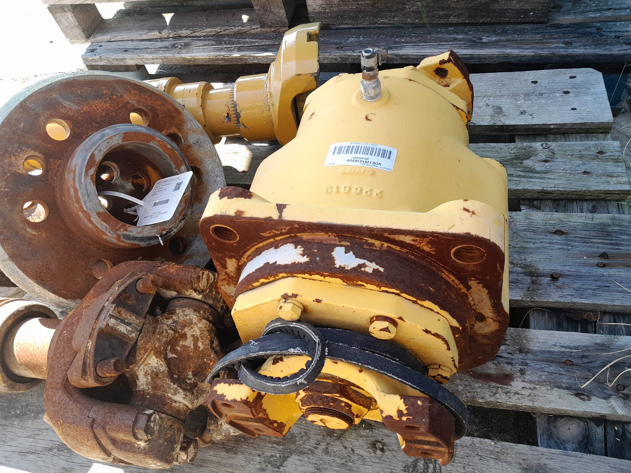 VOLVO L330E SUPPORT BEARING PROPELLER SHAFT - Jõuülekanne - Ehitusmasinad: pilt 3 VOLVO L330E SUPPORT BEARING PROPELLER SHAFT - Jõuülekanne - Ehitusmasinad: pilt 3