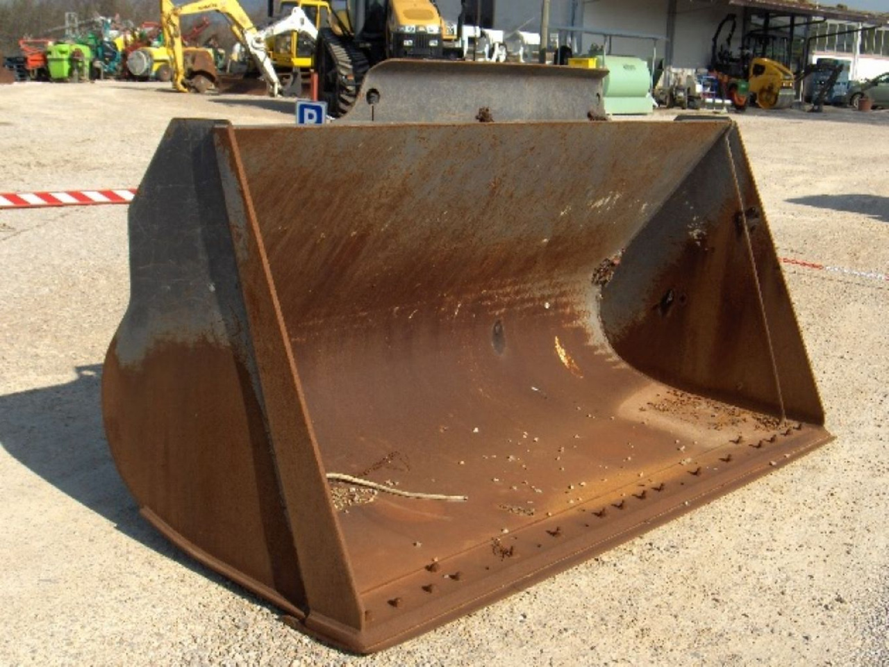 VOLVO L70F BENNA CON ATTACCO RAPIDO, LAMA 2550mm, MOD. 83738 - Laaduri kopp: pilt 1 VOLVO L70F BENNA CON ATTACCO RAPIDO, LAMA 2550mm, MOD. 83738 - Laaduri kopp: pilt 1