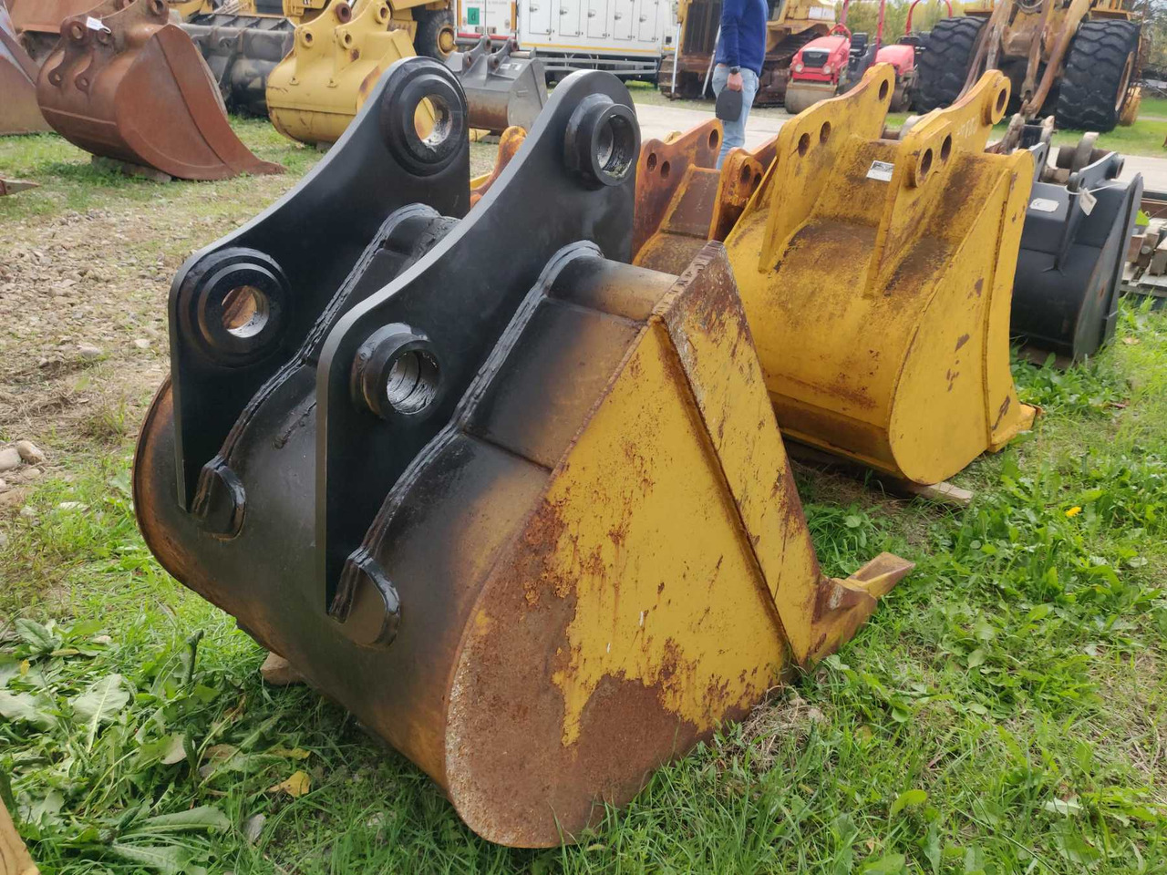 Varie 1000 MM benna da 1000 mm con denti. Attacco adattabile CAT 323B e VOLVO EC220 - Ekskavaatori kopp: pilt 4 Varie 1000 MM benna da 1000 mm con denti. Attacco adattabile CAT 323B e VOLVO EC220 - Ekskavaatori kopp: pilt 4