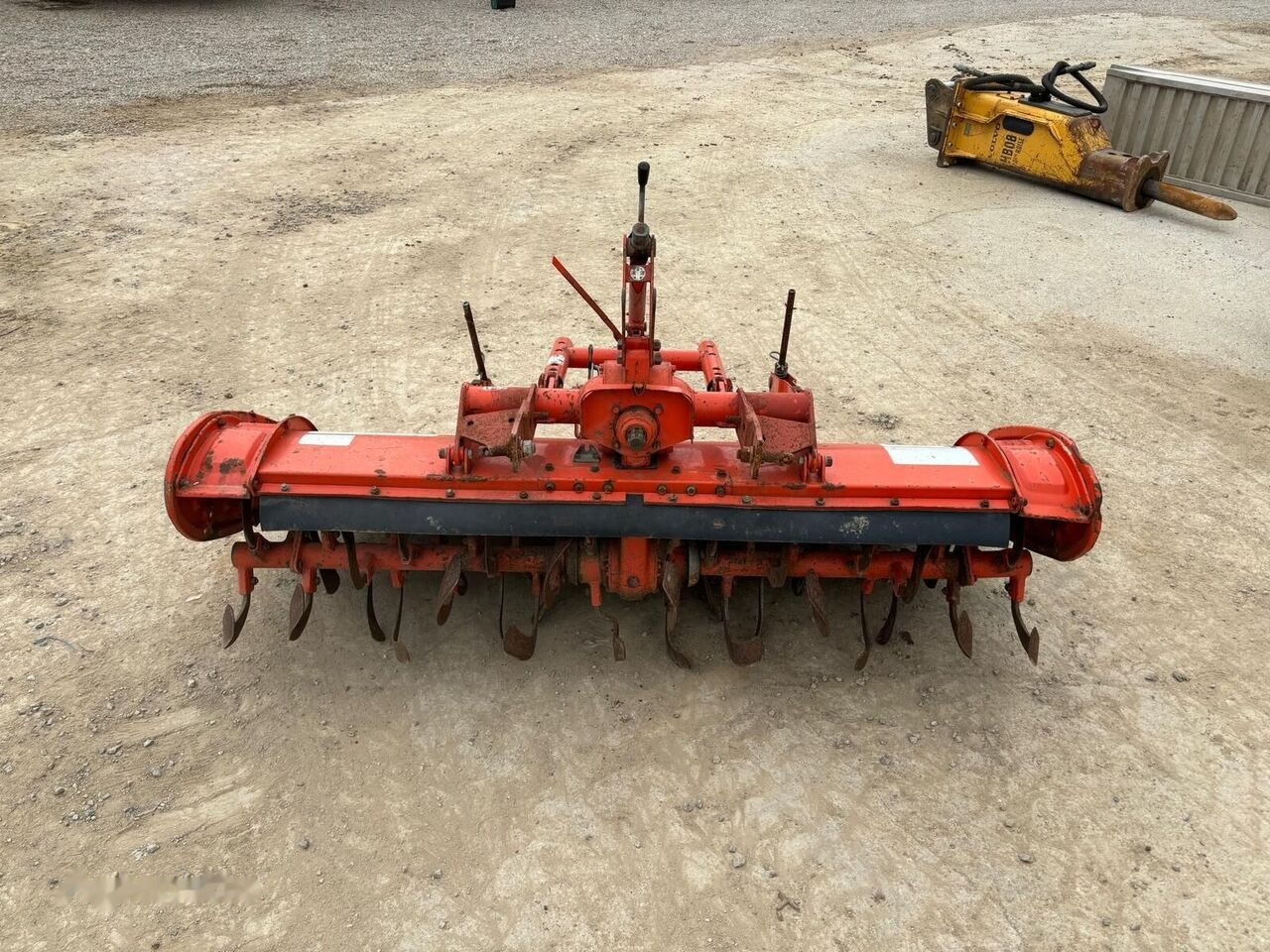 Kubota R 15 N - Mullafrees: pilt 5 Kubota R 15 N - Mullafrees: pilt 5