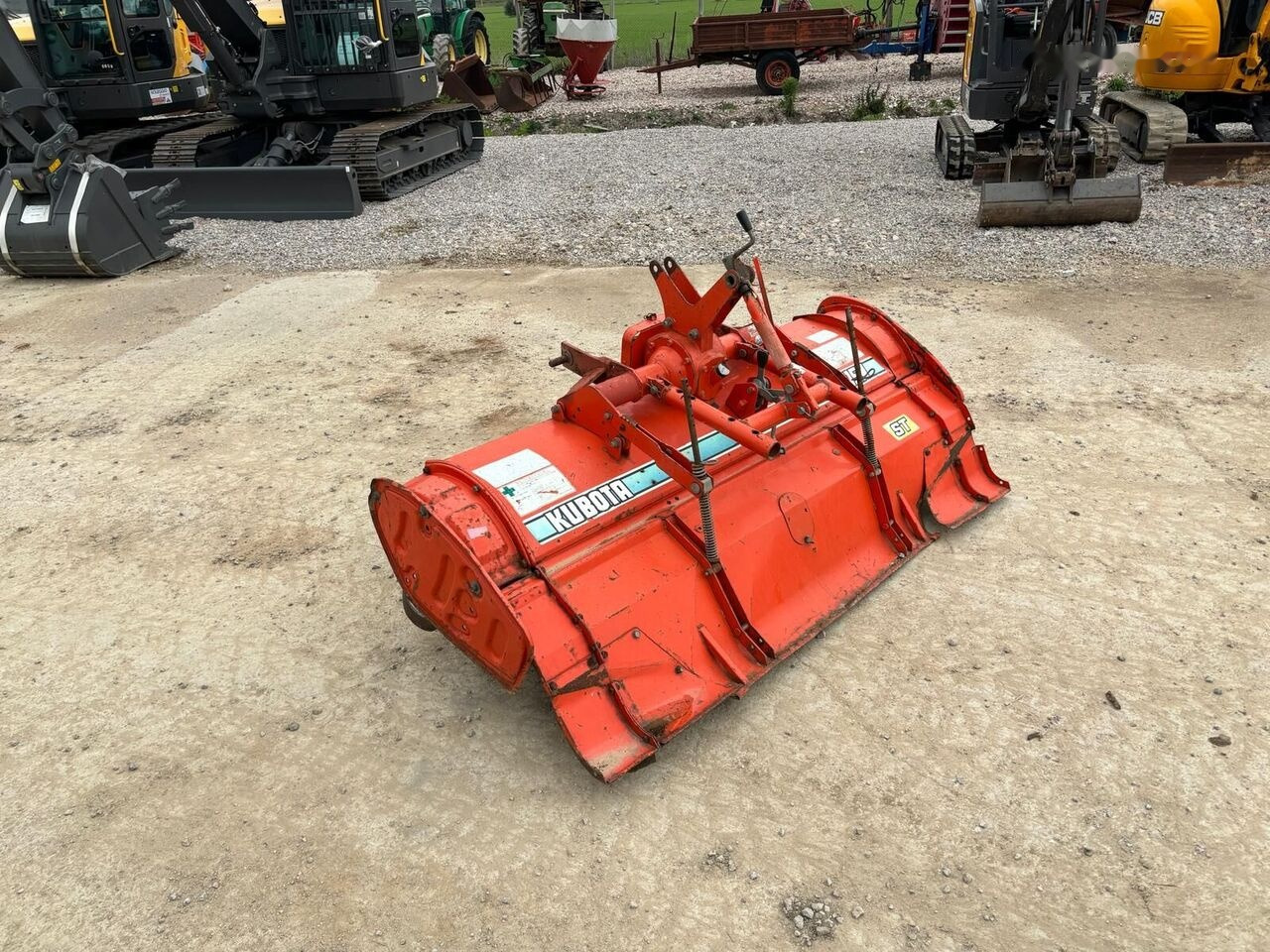 Kubota R 15 N - Mullafrees: pilt 1 Kubota R 15 N - Mullafrees: pilt 1