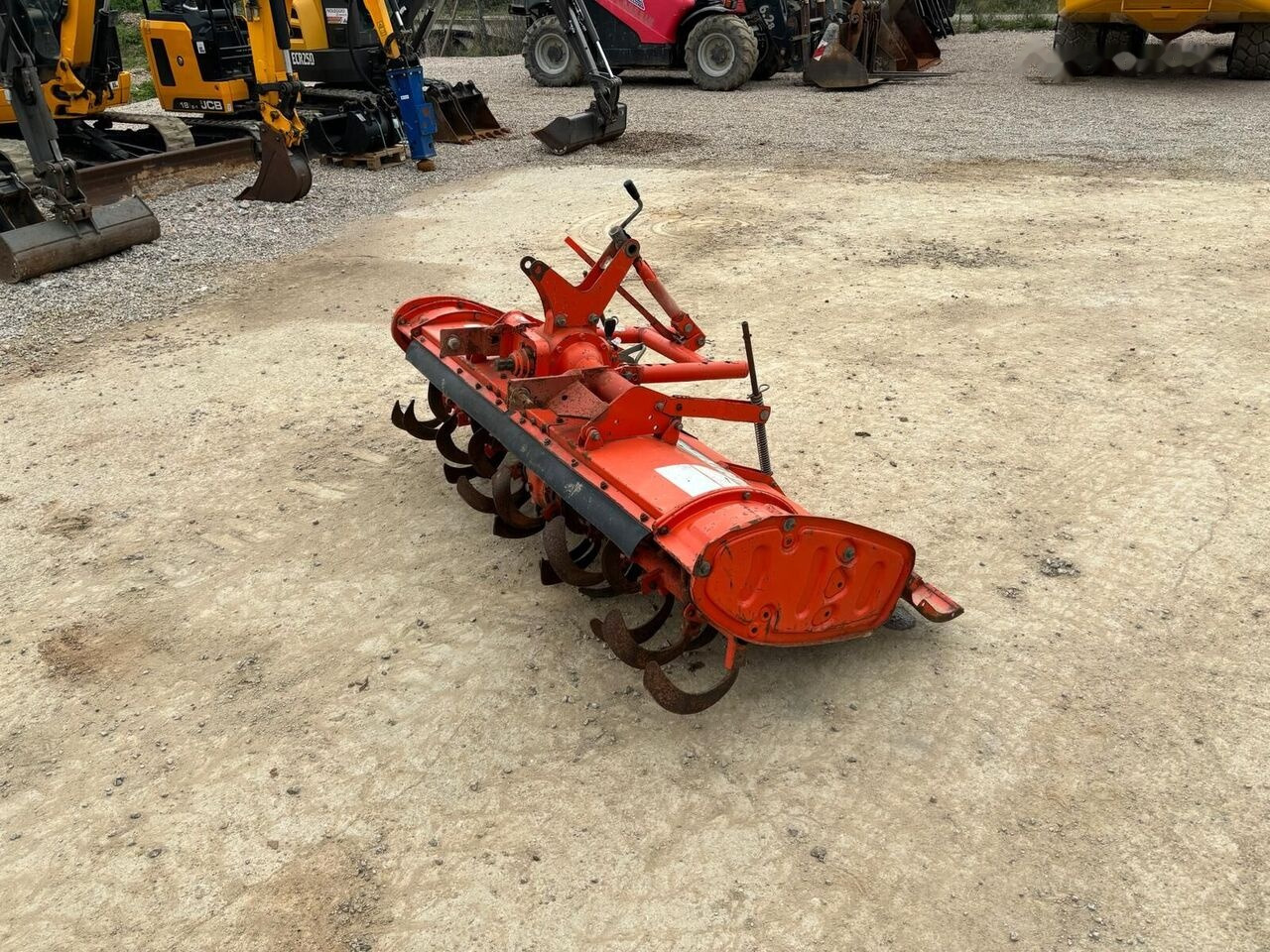 Kubota R 15 N - Mullafrees: pilt 4 Kubota R 15 N - Mullafrees: pilt 4