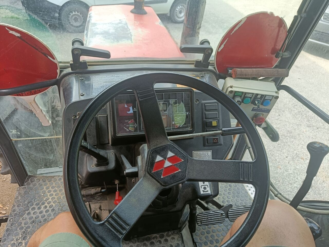 Traktor Massey Ferguson 383: pilt 9