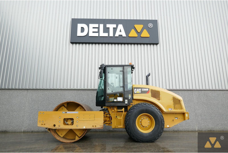 Caterpillar CS66B - Rullija: pilt 1 Caterpillar CS66B - Rullija: pilt 1