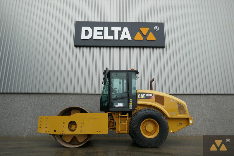 Caterpillar CS68B - Rullija: pilt 1 Caterpillar CS68B - Rullija: pilt 1