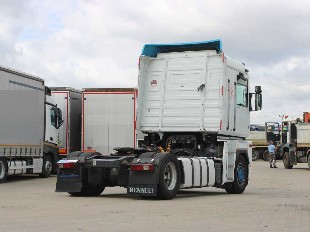 Renault MAGNUM 440.18, EURO 3 - Sadulveok: pilt 3 Renault MAGNUM 440.18, EURO 3 - Sadulveok: pilt 3