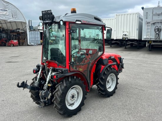 Antonio Carraro SRX 5800 TORA REDCAB, YANMAR; RADIO; KLIMA; RevGuide - Väiketraktor: pilt 5 Antonio Carraro SRX 5800 TORA REDCAB, YANMAR; RADIO; KLIMA; RevGuide - Väiketraktor: pilt 5
