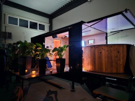 Izabella Wellnessanhänger mit Sauna und Whirlpool, Stromaggregat - Haagissuvila: pilt 2 Izabella Wellnessanhänger mit Sauna und Whirlpool, Stromaggregat - Haagissuvila: pilt 2