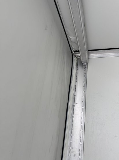 Krone Cool Liner, Thermo King SLX 300 , kleiner Schaden links hinten - Isotermiline poolhaagis: pilt 5 Krone Cool Liner, Thermo King SLX 300 , kleiner Schaden links hinten - Isotermiline poolhaagis: pilt 5