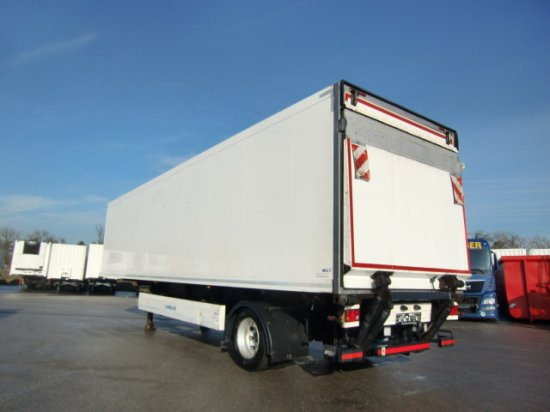 Krone SZ/K Carrier Maxima 1300 1-achsauflieger mit Hebebühne - Isotermiline poolhaagis: pilt 4 Krone SZ/K Carrier Maxima 1300 1-achsauflieger mit Hebebühne - Isotermiline poolhaagis: pilt 4