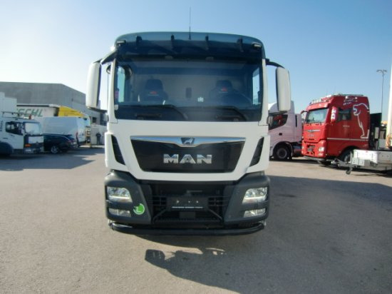 MAN TGS 18.420 Tiertransporter,Euro 6, Manual Seilwinde, el. Ladebordwand Voll Luft - Hobuseauto: pilt 2 MAN TGS 18.420 Tiertransporter,Euro 6, Manual Seilwinde, el. Ladebordwand Voll Luft - Hobuseauto: pilt 2