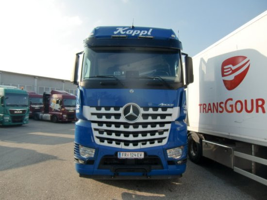 Mercedes-Benz Arocs 3353 6x4 Holztransp., Palfinger Kran Epsilon - Metsaveok, Kraanaga veoauto: pilt 2 Mercedes-Benz Arocs 3353 6x4 Holztransp., Palfinger Kran Epsilon - Metsaveok, Kraanaga veoauto: pilt 2