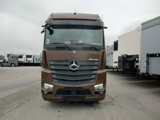 Mercedes-Benz Actros 1848 Gigaspace, Retarder, Standklima Retarder, Mirrow Cam, mehrere Einheiten - Sadulveok: pilt 2 Mercedes-Benz Actros 1848 Gigaspace, Retarder, Standklima Retarder, Mirrow Cam, mehrere Einheiten - Sadulveok: pilt 2