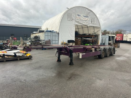 Web Trailer LPRS24 Heckschieber 1x20 ft 2x20 ft 1x40 ft - Konteinerveduk/ Tõstukiga poolhaagis: pilt 3 Web Trailer LPRS24 Heckschieber 1x20 ft 2x20 ft 1x40 ft - Konteinerveduk/ Tõstukiga poolhaagis: pilt 3