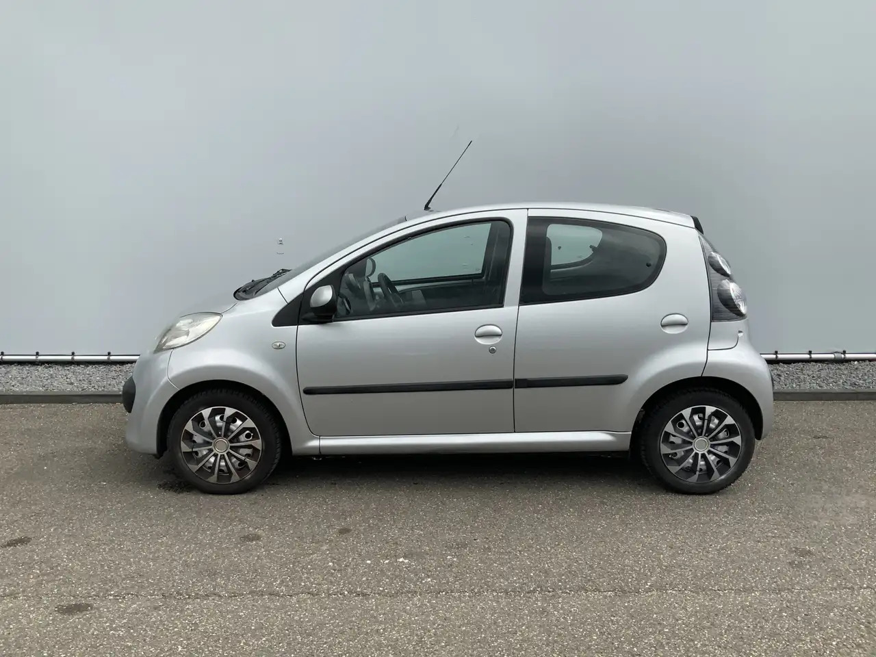 Citroen C1 1.0-12V Ambiance, 4-deurs, Airco. APK: 28-02-2026 - Luukpära: pilt 2 Citroen C1 1.0-12V Ambiance, 4-deurs, Airco. APK: 28-02-2026 - Luukpära: pilt 2