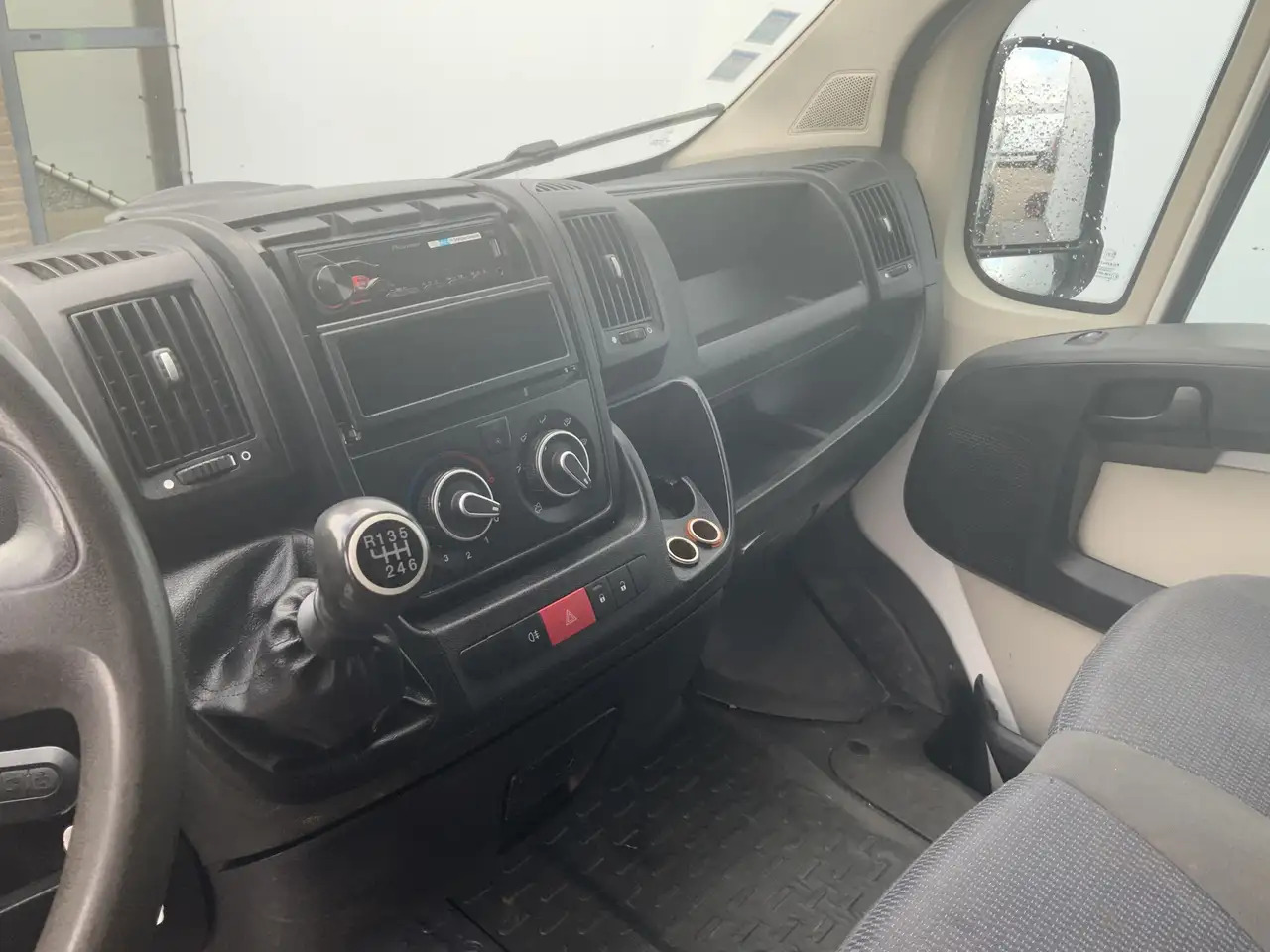 Citroen Jumper 35 2.2 HDI L4H3 Maxi (motor lampje brand !!) Airco - Kaubik: pilt 5 Citroen Jumper 35 2.2 HDI L4H3 Maxi (motor lampje brand !!) Airco - Kaubik: pilt 5