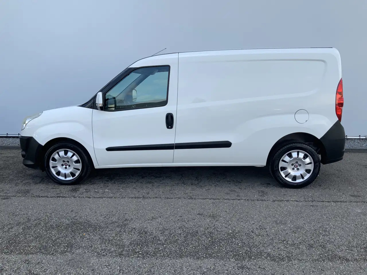 Fiat Doblo Cargo 1.6 MultiJet SX Maxi Airco Trekhaak 1300 kg - Väike kaubik: pilt 3 Fiat Doblo Cargo 1.6 MultiJet SX Maxi Airco Trekhaak 1300 kg - Väike kaubik: pilt 3
