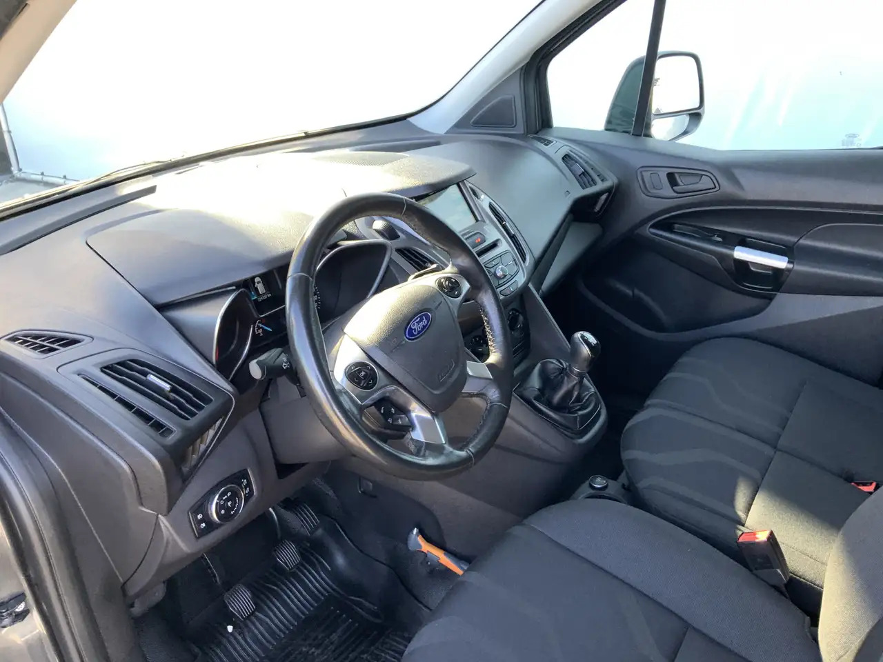 Ford Transit Connect 1.5 TDCI L2 Trend Airco Cruise 3 Zits DakDragers C - Kaubik: pilt 5 Ford Transit Connect 1.5 TDCI L2 Trend Airco Cruise 3 Zits DakDragers C - Kaubik: pilt 5