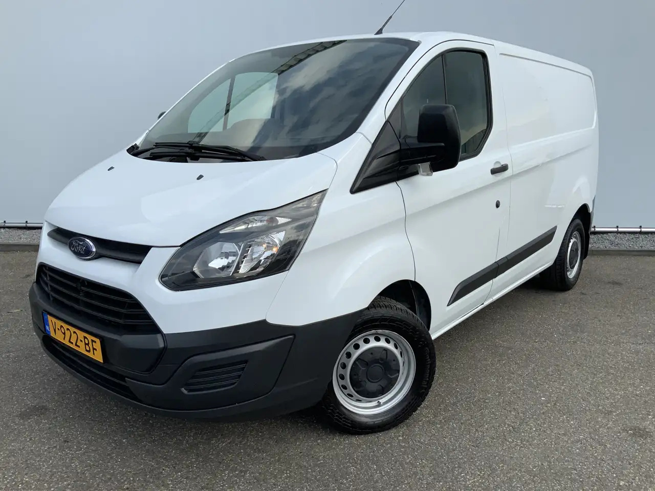 Ford Transit Custom 270 2.2 TDCI L1H1 Economy Edition Airco Cruise 3 Z - Kaubik: pilt 1 Ford Transit Custom 270 2.2 TDCI L1H1 Economy Edition Airco Cruise 3 Z - Kaubik: pilt 1