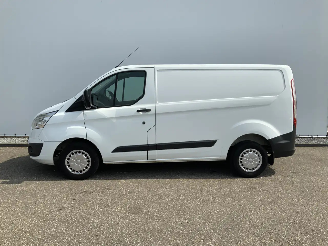 Ford Transit Custom 290 2.2 TDCI L1H2 Trend Airco Cruise 3 Zits Trekha - Kaubik: pilt 3 Ford Transit Custom 290 2.2 TDCI L1H2 Trend Airco Cruise 3 Zits Trekha - Kaubik: pilt 3