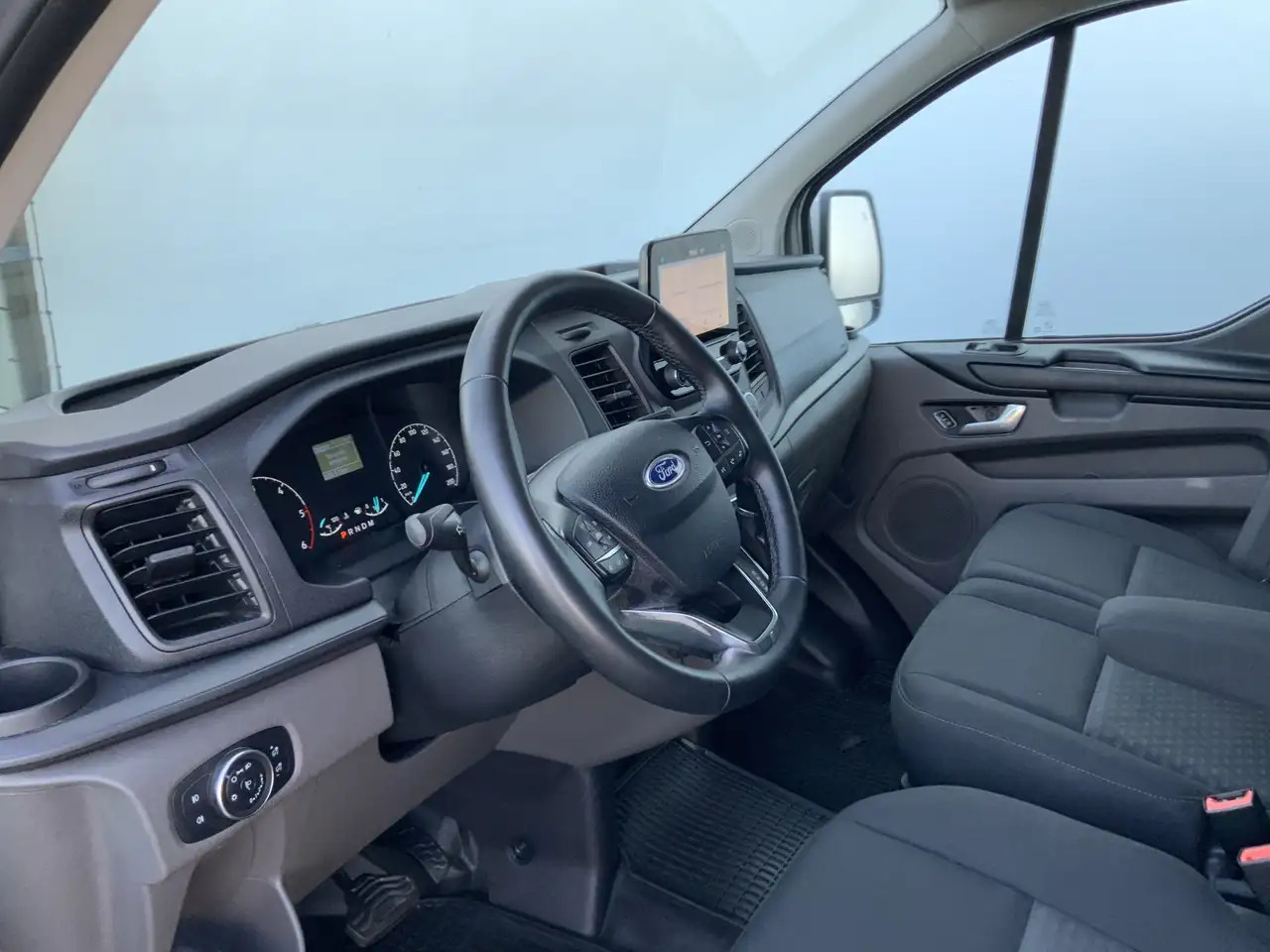 Ford Transit Custom 300 2.0 TDCI L1H1 Limited Airco Cruise Camera 3 Zi - Kaubik: pilt 5 Ford Transit Custom 300 2.0 TDCI L1H1 Limited Airco Cruise Camera 3 Zi - Kaubik: pilt 5