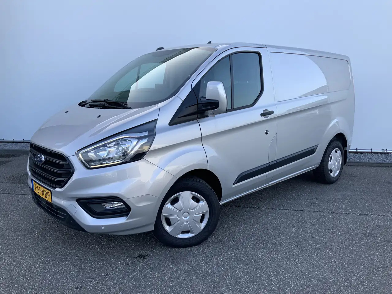 Ford Transit Custom 300 2.0 TDCI L1H1 Limited Airco Cruise Camera 3 Zi - Kaubik: pilt 1 Ford Transit Custom 300 2.0 TDCI L1H1 Limited Airco Cruise Camera 3 Zi - Kaubik: pilt 1