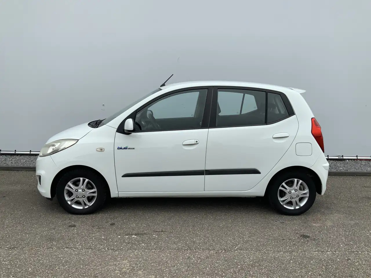 Hyundai i10 1.0 Pro 54083 KM! Airco, Lichtmetalen Wielen! - Luukpära: pilt 2 Hyundai i10 1.0 Pro 54083 KM! Airco, Lichtmetalen Wielen! - Luukpära: pilt 2