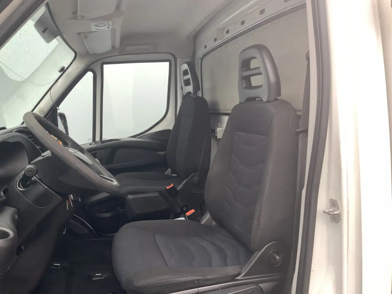 Iveco Daily 35S12 2.3 345 VriesAuto 10 deuren _40 gr onder 0, - Tarbesõiduk külmik: pilt 3 Iveco Daily 35S12 2.3 345 VriesAuto 10 deuren _40 gr onder 0, - Tarbesõiduk külmik: pilt 3
