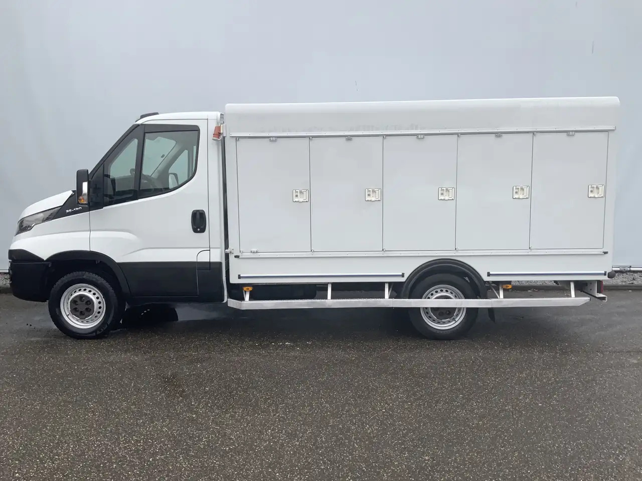 Iveco Daily 35S12 2.3 345 vries Auto 40 gr onder nul. 10 Deure - Tarbesõiduk külmik: pilt 3 Iveco Daily 35S12 2.3 345 vries Auto 40 gr onder nul. 10 Deure - Tarbesõiduk külmik: pilt 3